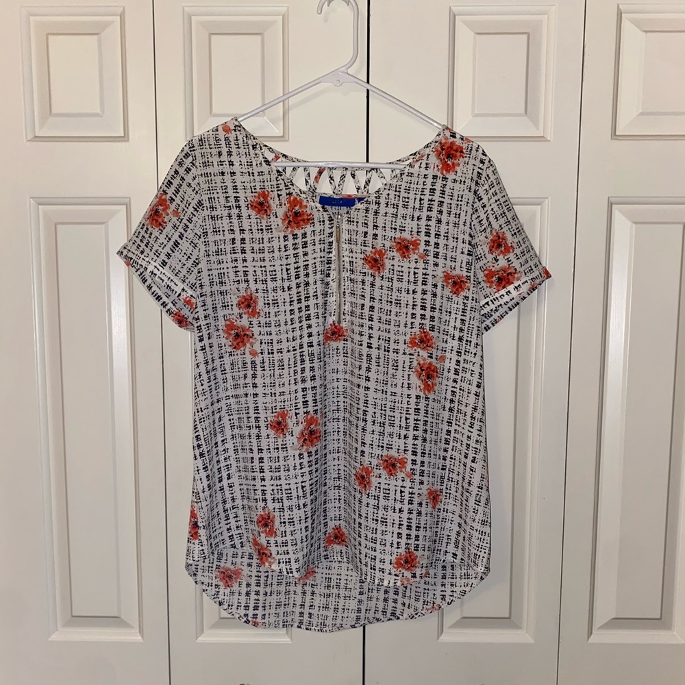 APT. 9 Beautiful blouse size L